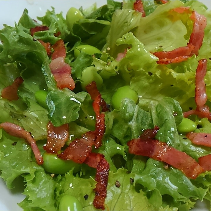 カリカリベーコンとリーフレタスと枝豆のサラダ*